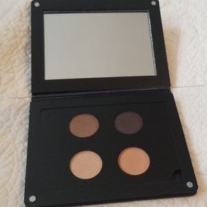 It's The Fulton Eyeshadow quad